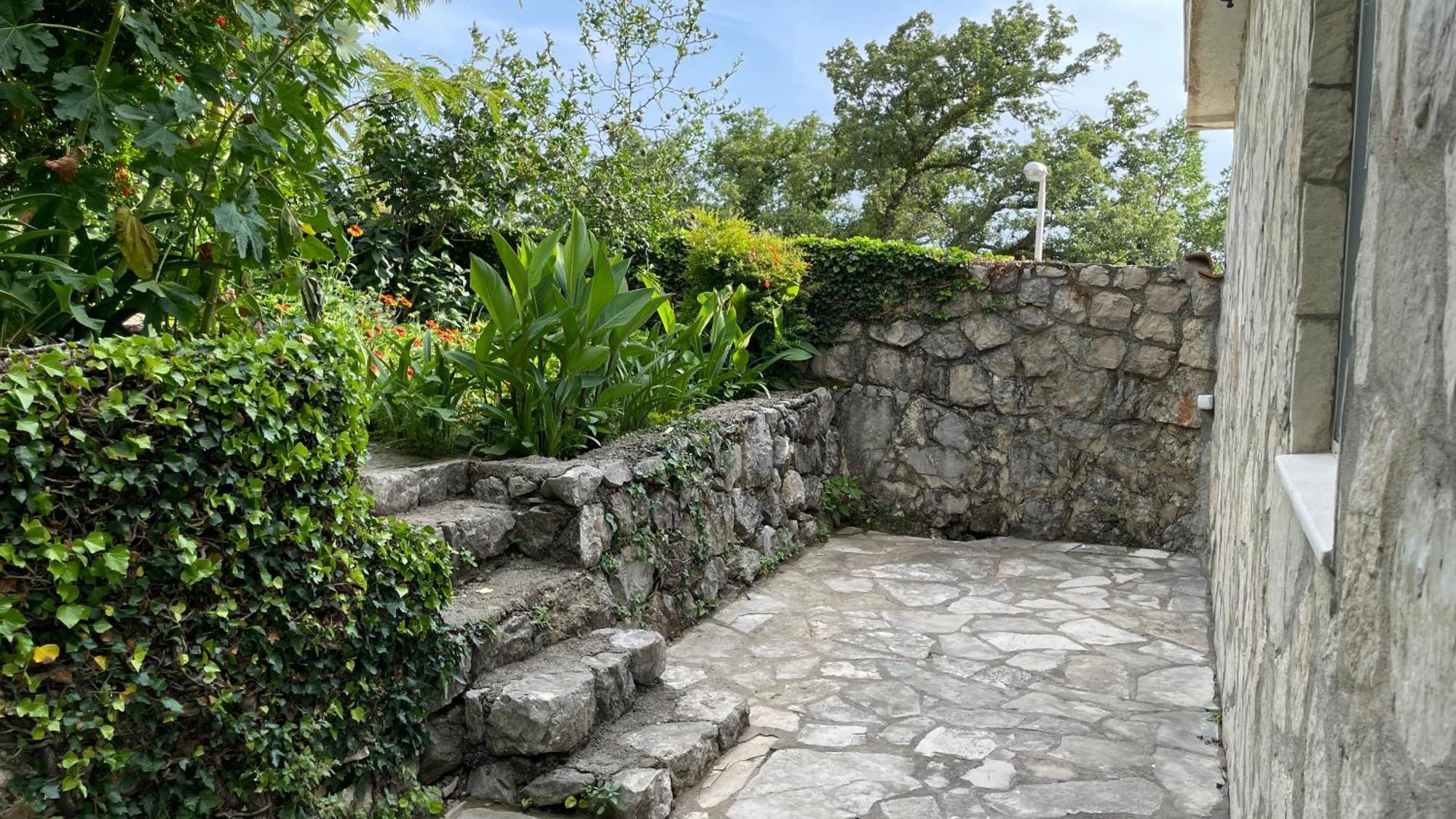 House In The Mountains Near Budva Exterior foto